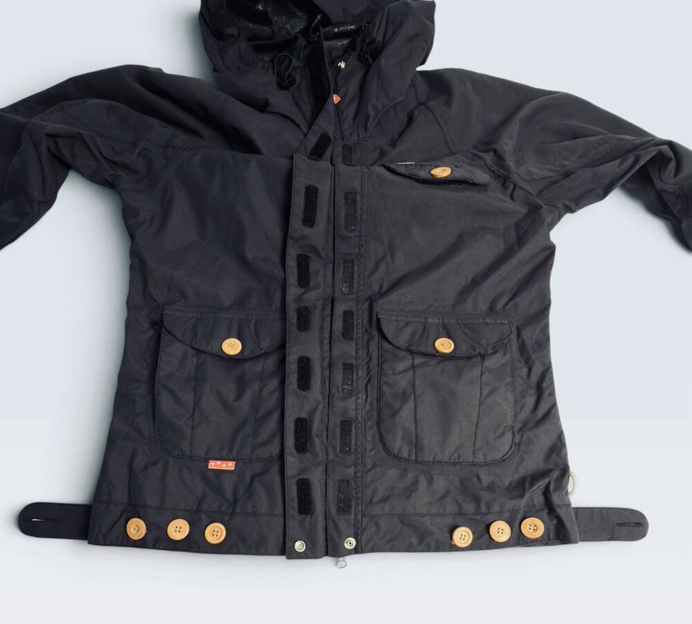 VTG Foursquare Snowboard Outerwear Jacket 5K Waterproof Womens Small Black Y2K